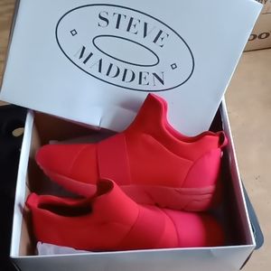 Woman's Red Steve Madden tennis shoes size 9